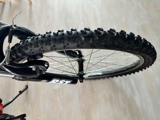 Bicicleta JOYCOLATE Roja