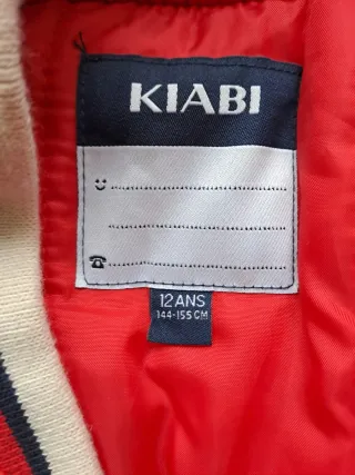 Cazadora Beisbolera Kiabi Roja y Blanca