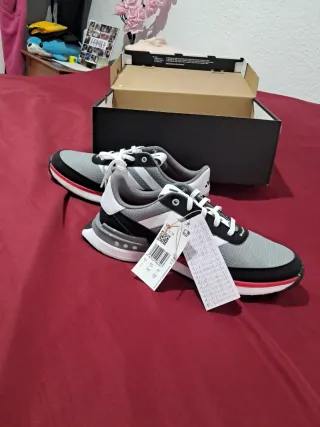 Tenis Adidas Talla 40 Gris/Rojo