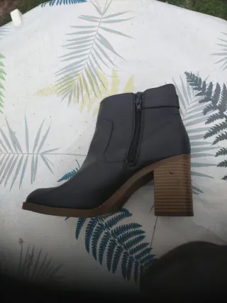 Botines de tacón negros