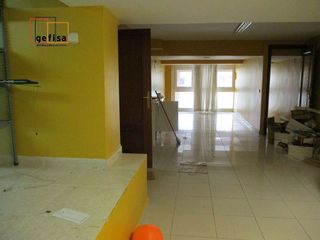 Local comercial en venta en Valdepeñas