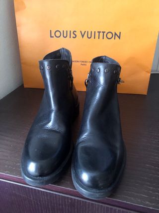 Stivaletti Progetto in pelle nera Made in Italy