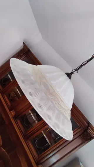 Lampadario in vetro opaco