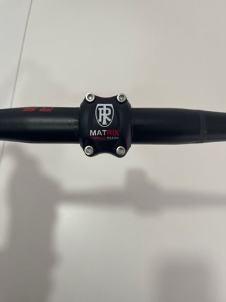 Manillar de bicicleta negro