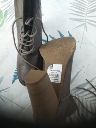 Botines de tacón marrones