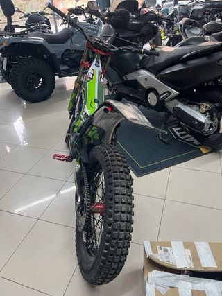 Moto trial Vertigo matriculada 125cc