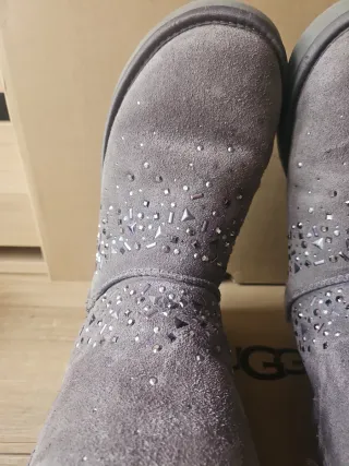 Botas UGG bayley bow ll grises