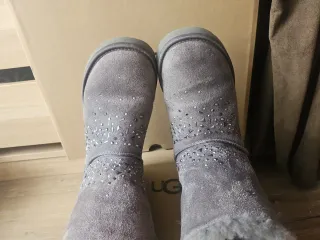 Botas UGG bayley bow ll grises