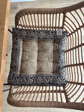 Mesa de Madera Maciza + 4 Sillas Ratán