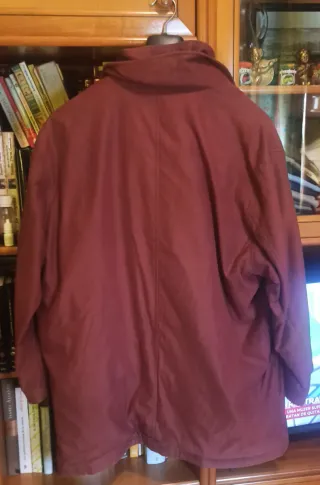 Chaquetón cálido talla 54 color Burdeos