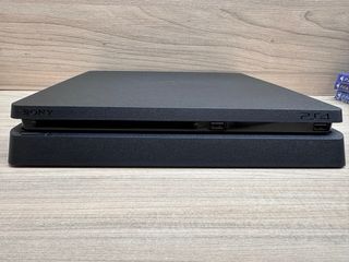 PS4 Slim 1TB + Juegos