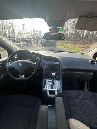 Peugeot 5008 2010