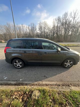 Peugeot 5008 2010