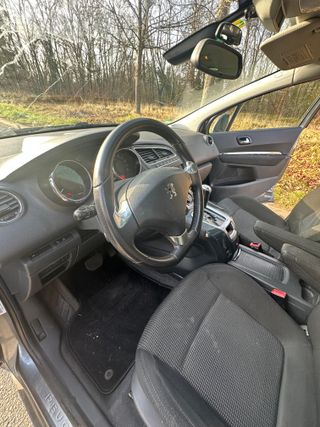 Peugeot 5008 2010