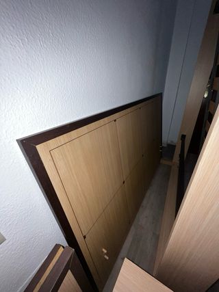 Estructura con cabecero, mesillas y somier