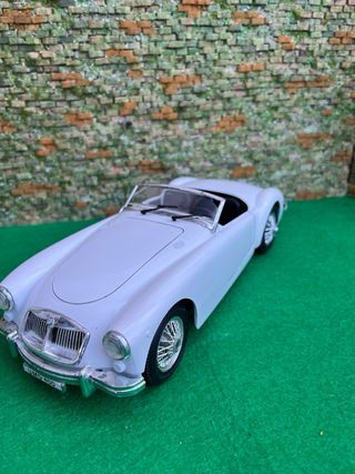 MGA Twin-Cam – Polistil / Tonka – Escala 1:16