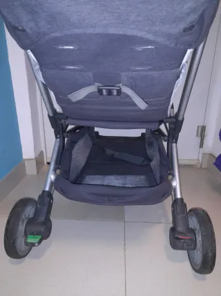 Carrito bebé UPPAbaby gris