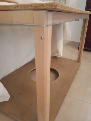 Mesa camilla beige con tarima y enagua