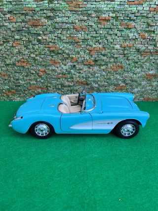Chevrolet Corvette 1957 – Bburago – Escala 1:18