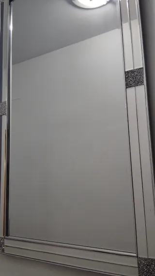 Muebles espejo sofá aire chimenea mesa i sillas