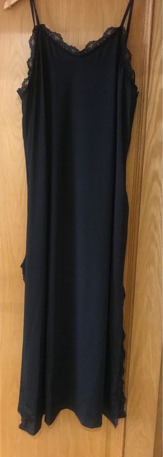 Conjunto kimono estampado y vestido negro