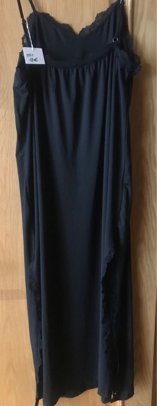 Conjunto kimono estampado y vestido negro