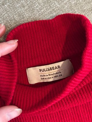 Jersey Pull&Bear cuello alto rojo