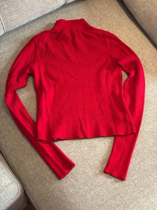 Jersey Pull&Bear cuello alto rojo