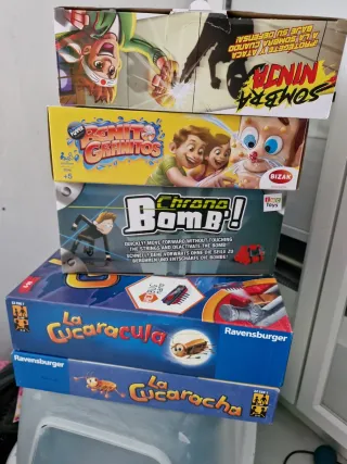 Juegos de mesa Chrono Bomb y Cucaracha