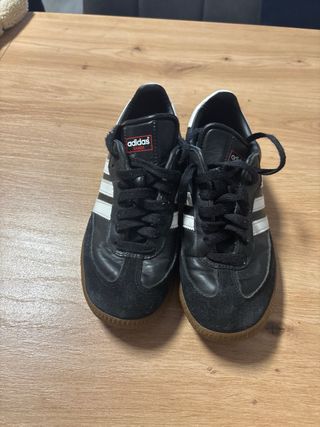 Zapatillas Adidas Samba Negras y Blancas