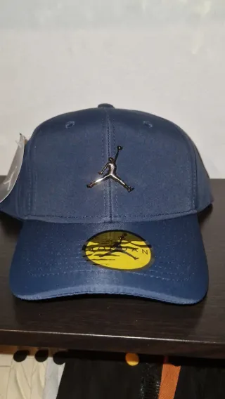 Gorra Jordan Curva Azul Oscuro