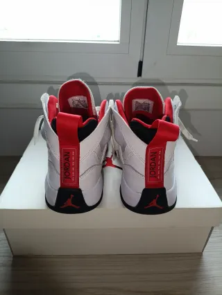 Nike Air Jordan Two Trey Blancas. Hombre