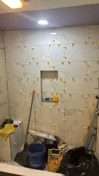 Alicatados y hornacinas para ducha