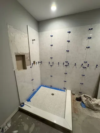 Alicatados y hornacinas para ducha