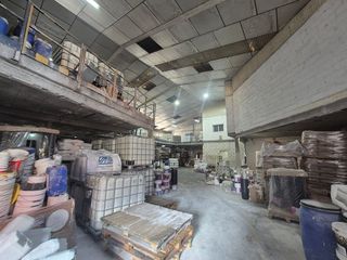 Nave industrial en venta en Montequinto en Dos Hermanas