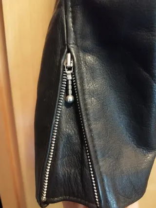 Cazadora Cuero Mujer Negra y Roja