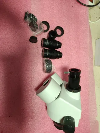 Microscopio Trinocular