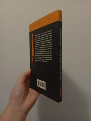 El cielo es azul, la tierra blanca: Una histori...