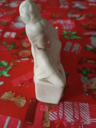 Statuetta asiatica in ceramica