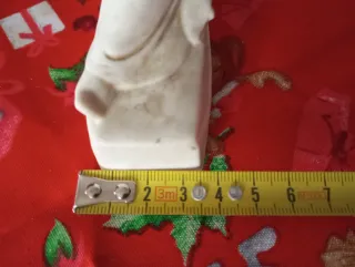 Statuetta asiatica in ceramica
