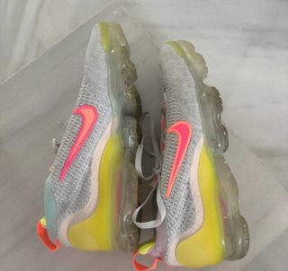 Zapatillas Nike Air VaporMax grises y rosas