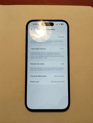 iPhone 15 Negro (protector mal, pantalla impoluta)