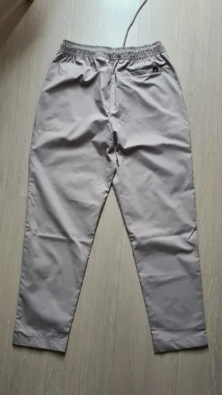 Pantalón Nike gris chica