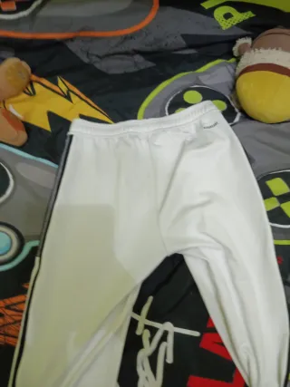 Pantalón Adidas blanco rayas negras