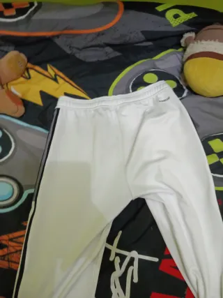 Pantalón Adidas blanco rayas negras
