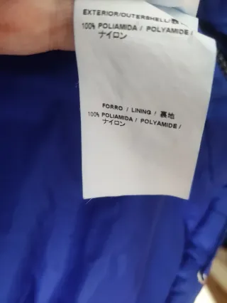 Plumífero azul Klein con chaleco de hombre