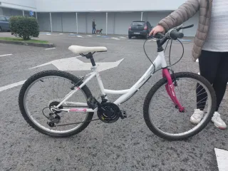 Bicicleta niña blanca