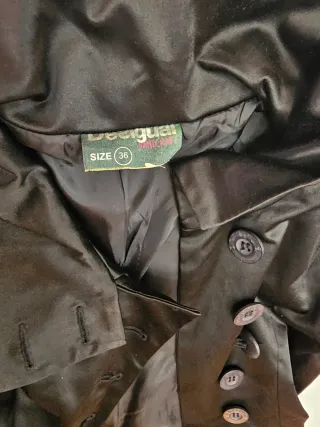 Abrigo Gabardina negra DESIGUAL