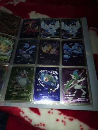 Cartas Pokémo  Precio negociable  25€ 30€ 45€