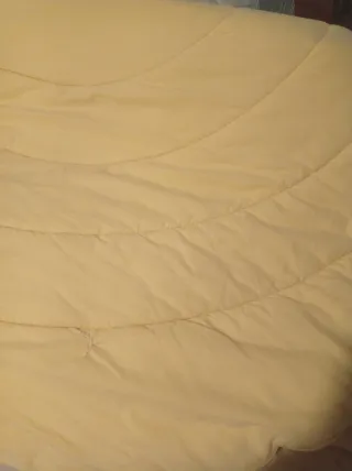 Piumone matrimoniale giallo oro